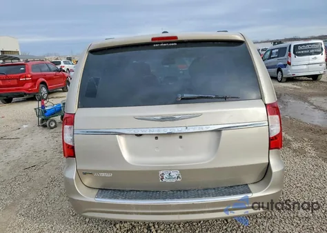 2016 Chrysler Town & Country Touring z USA, uszkodzony, nr VIN 2C4RC1BG6GR268274